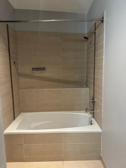 Building Photo - 912 Channelside Dr