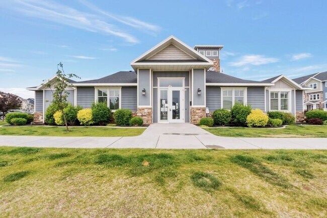 Building Photo - Beautiful 2 Story Townhome with Awesome Amenities + 2 car garage