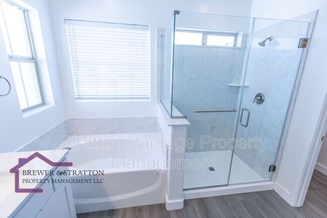 Building Photo - 4065 S Marin Dr