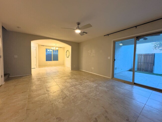 Building Photo - 3 BEDROOM HOME WITH COMMUNITY POOL, ATTACH...