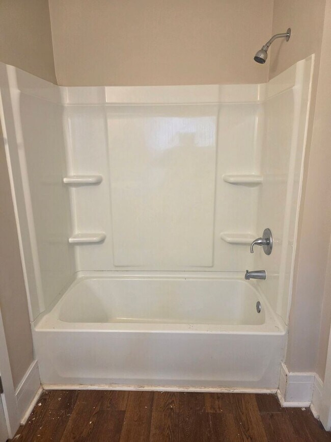 Building Photo - *PENDING* Recently Remodeled 2-Bedroom, 2-Bathroom Home – $1,100/Month - Accepting Section 8