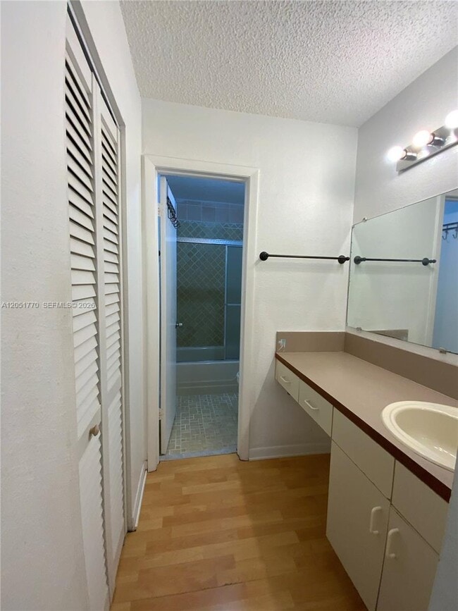 Building Photo - 17100 SW 94th Ave