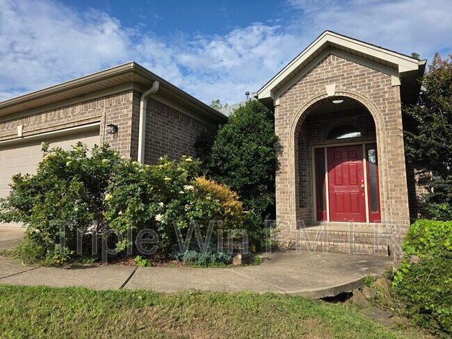 Building Photo - 1901 Hidden Creek Dr