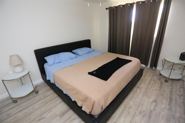 Building Photo - 8225 Sunrise Lakes Blvd