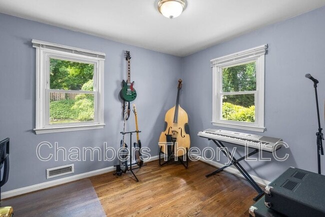 Building Photo - 3904 Lantern Dr