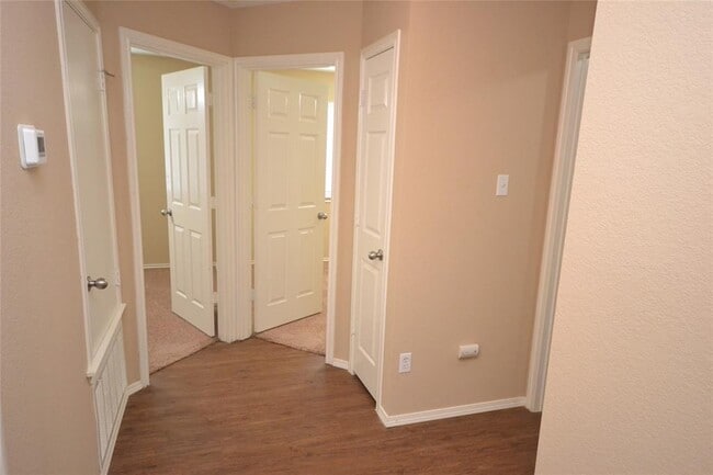 Building Photo - 302 Washington Square Dr