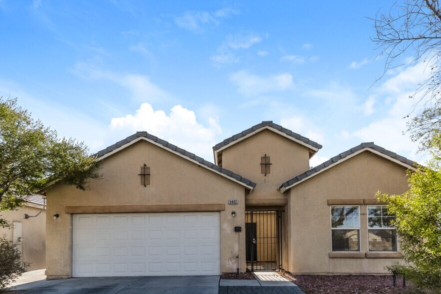 Primary Photo - 5402 Royal Yacht Way