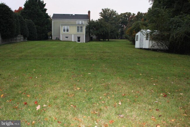 Building Photo - 6210 Cottonwood St