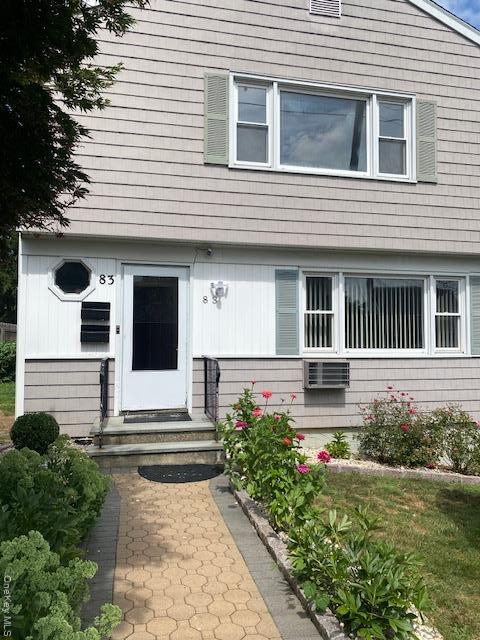 Primary Photo - 83 Putnam Ave
