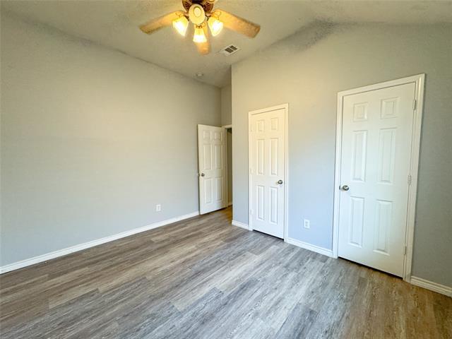Building Photo - 2024 Sunny Side Dr