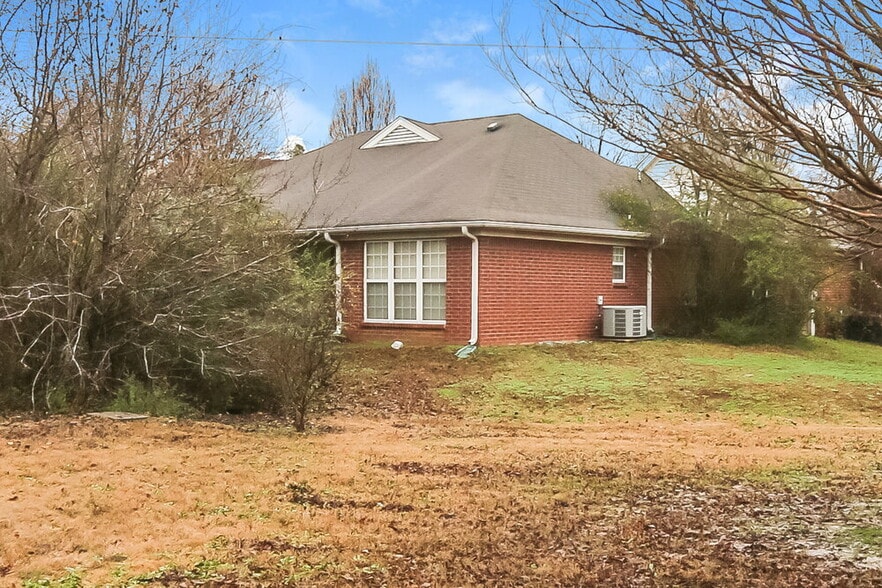 Building Photo - 9264 Tamhaven Dr