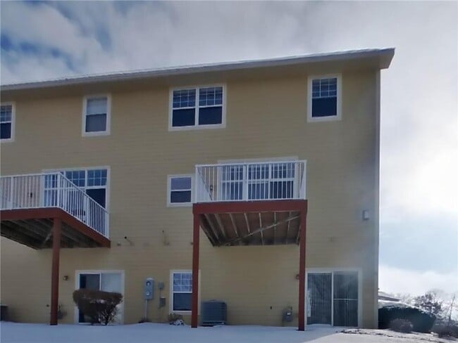 Building Photo - 1627 Fox Hunt Way