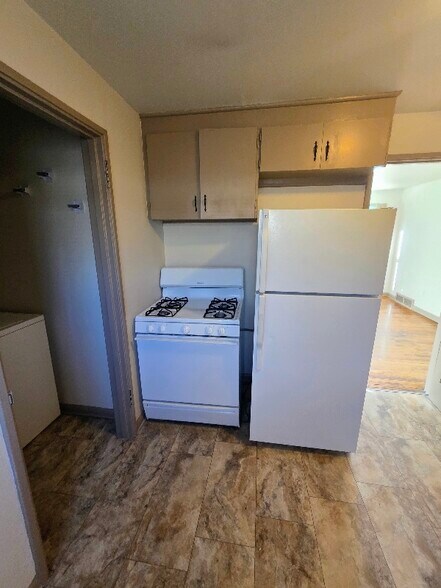 Building Photo - 412 Glen View Ct