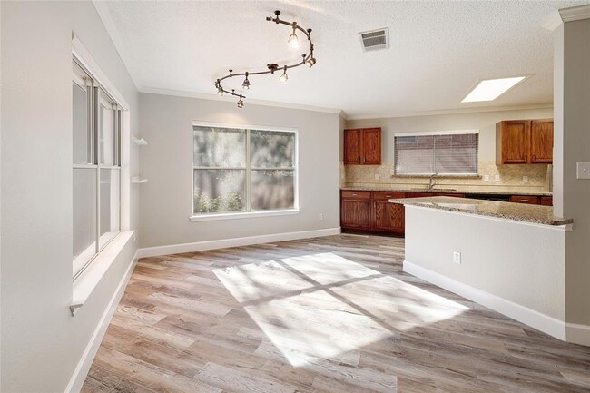 Building Photo - 10905 Claywood Dr