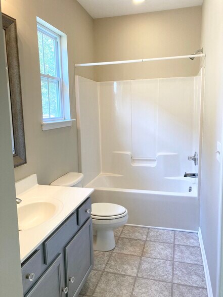 Bathroom 2 - 133 Kensington St