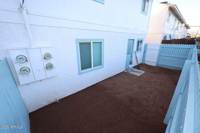 Building Photo - 127 S Outpost Rd