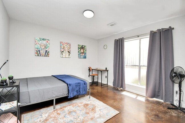 Building Photo - 1806 Drew St