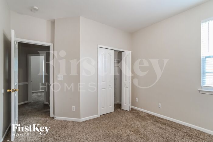 Building Photo - 4704 Sandtyn Dr