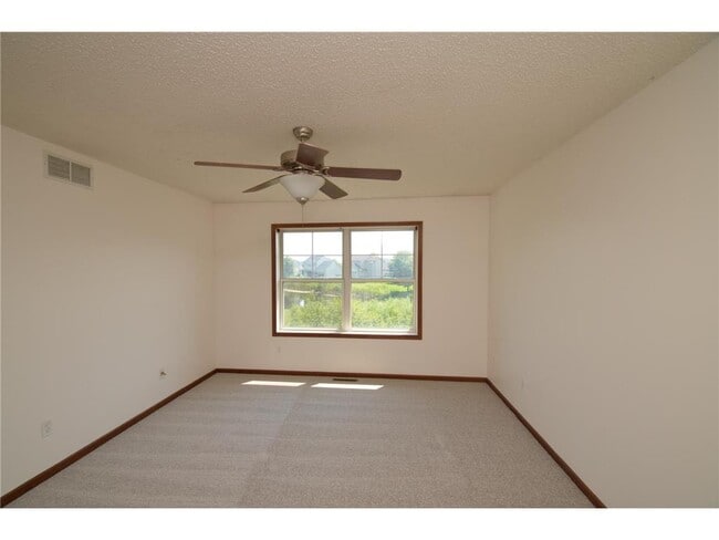 Building Photo - 15661 60th Ave N