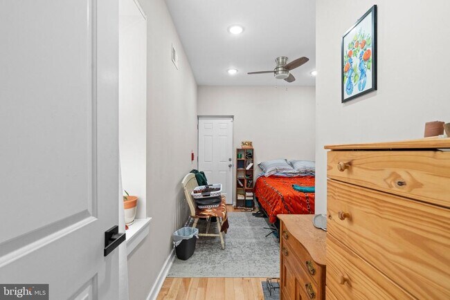 Building Photo - 2234 Master St