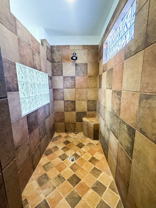 Building Photo - For Rent: 3-bedroom, 2-bathroom home in Barkley Ranch