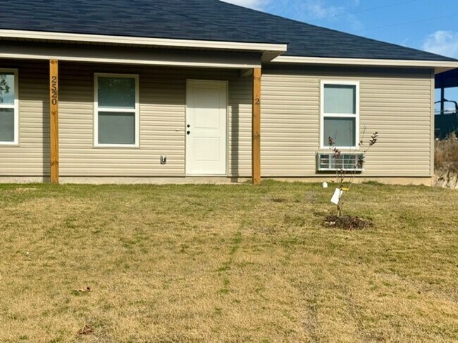 Building Photo - 2520 Hurricane Lake Rd