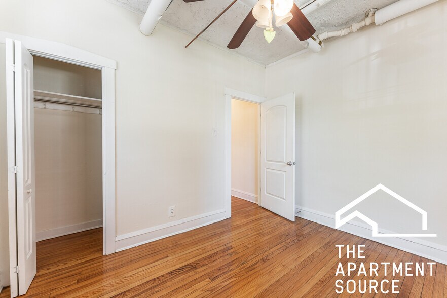 Building Photo - 520 W Cornelia Ave