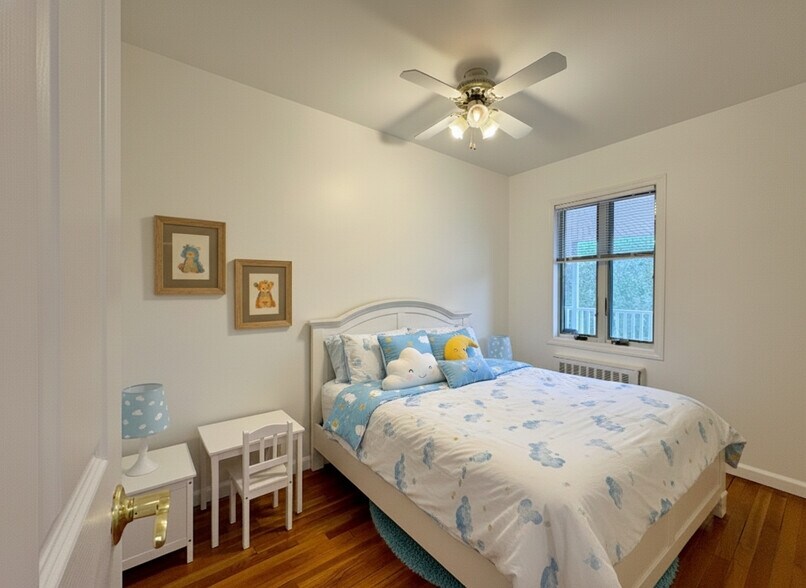 Building Photo - 23 Center Dr