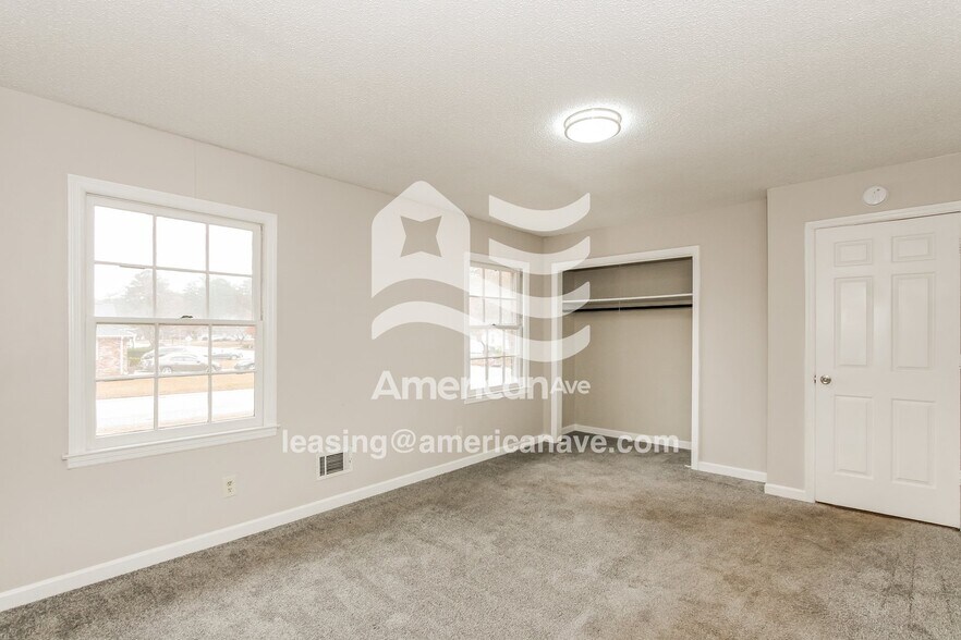 Building Photo - 709 Greensprings Dr