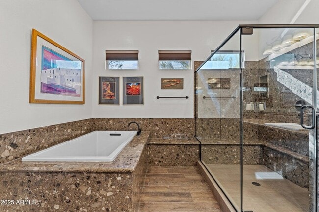 Building Photo - 3672 Ridgeview Ter