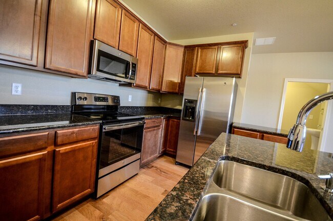 Building Photo - 3836 Manhattan Ave