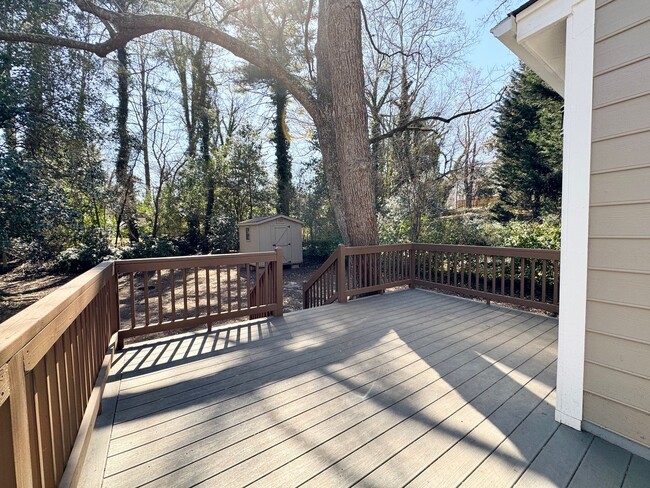 Building Photo - Kirkwood 2 BR