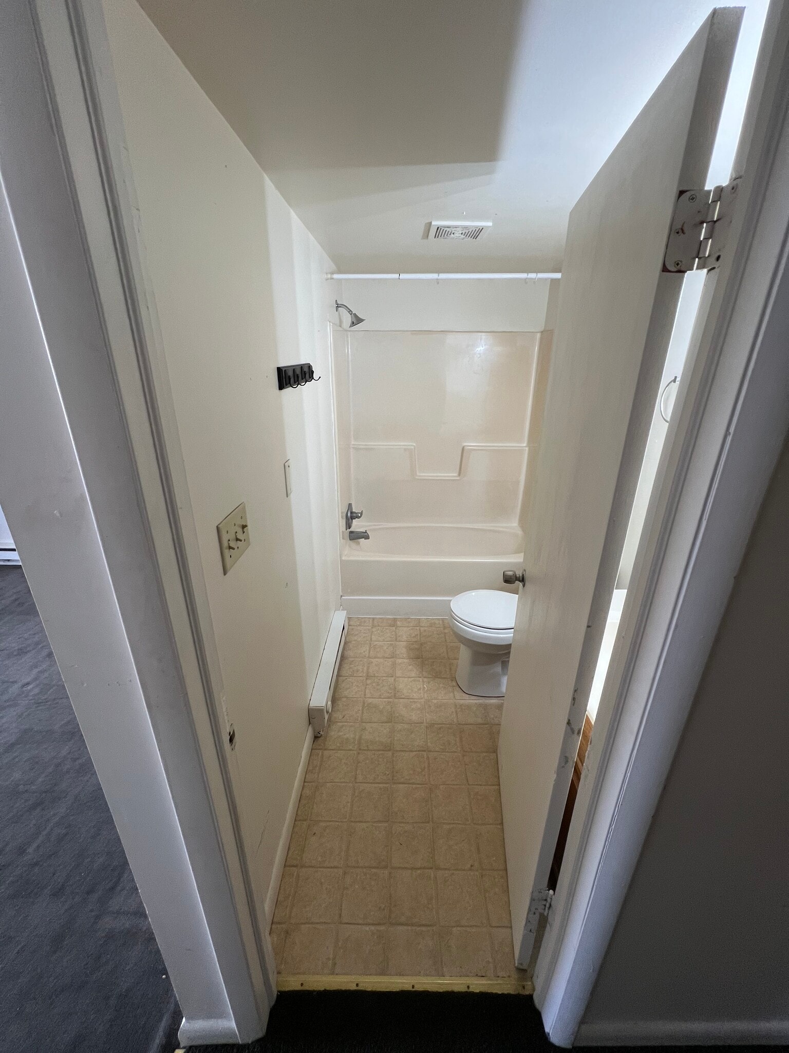 full bathroom - 231 High St