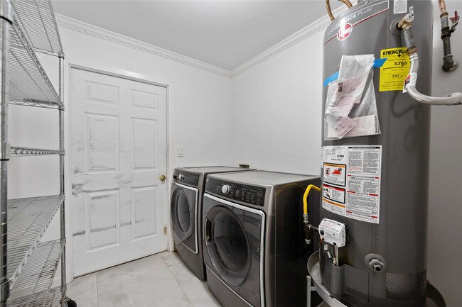 Building Photo - 6210 Gladewell Dr