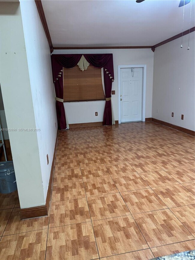 Building Photo - 8013 Lake Dr