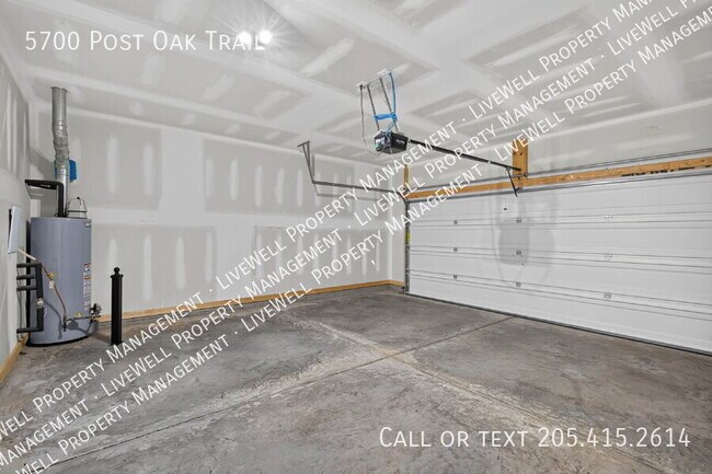 Building Photo - 5700 Post Oak Trl