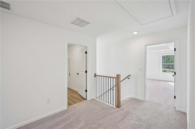 Building Photo - 564 Silverleaf Trl