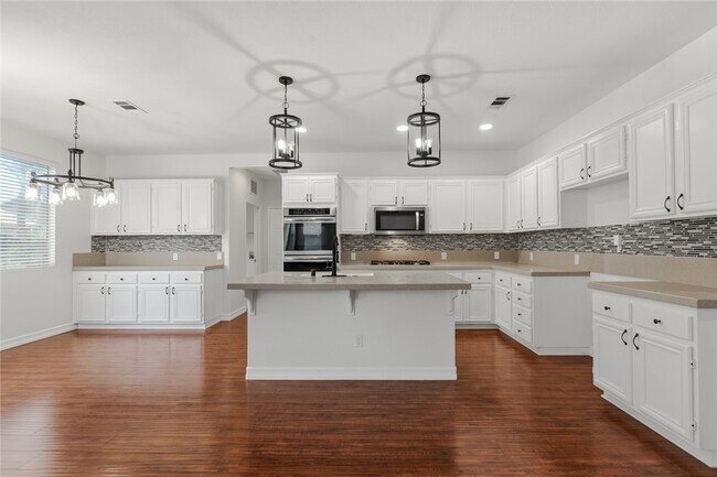 Building Photo - 1605 Rivendel Dr