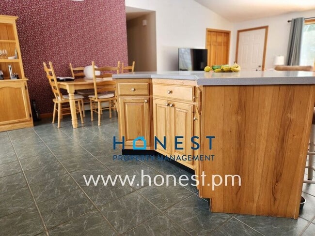 Building Photo - 12 Joey Ln