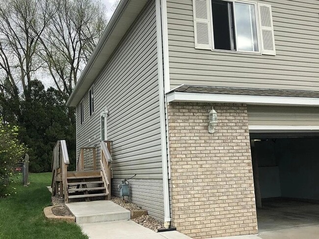 Building Photo - 5830 Princess Margaret Dr
