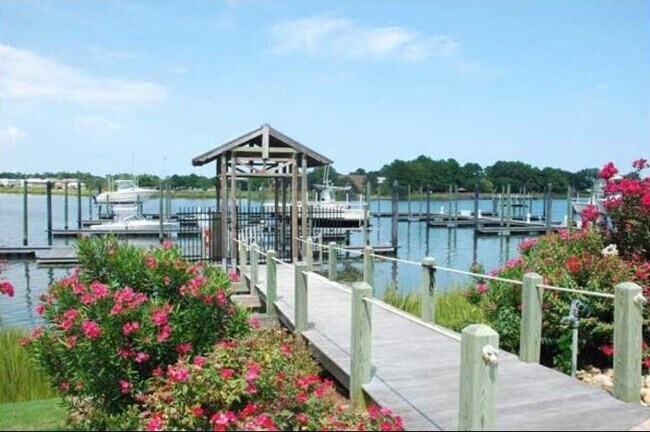Building Photo - Pointe East at Harbor Walk Ocean View Condo