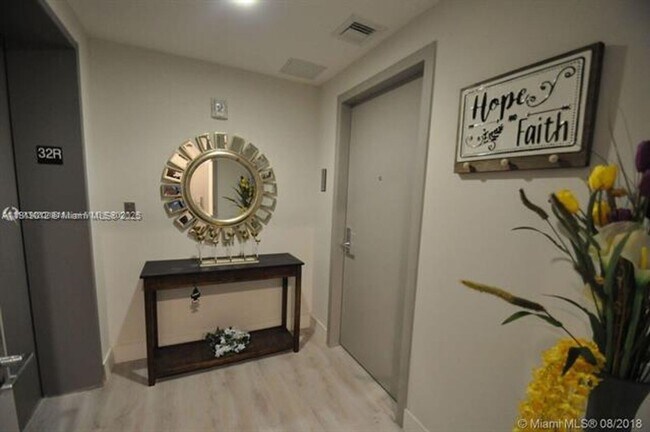 Building Photo - 488 NE 18th St