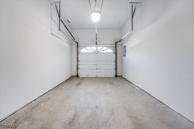 Building Photo - 627 Old Dover Rd