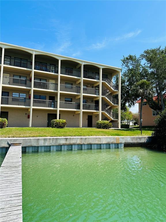 Building Photo - 12500 Capri Cir N