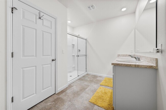 Building Photo - 6295 NW Regent St