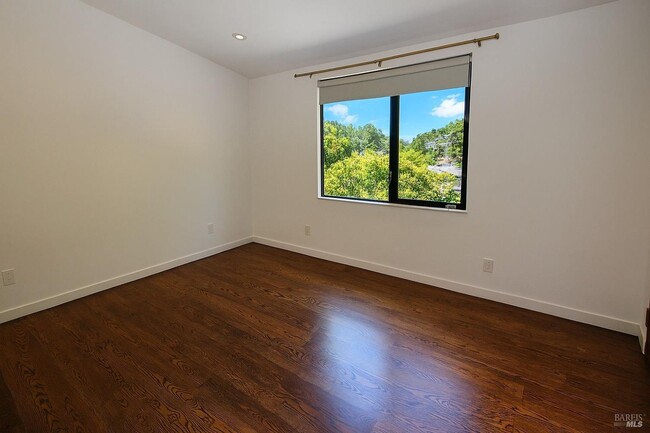 Primary Photo - 19 Bayview Terrace