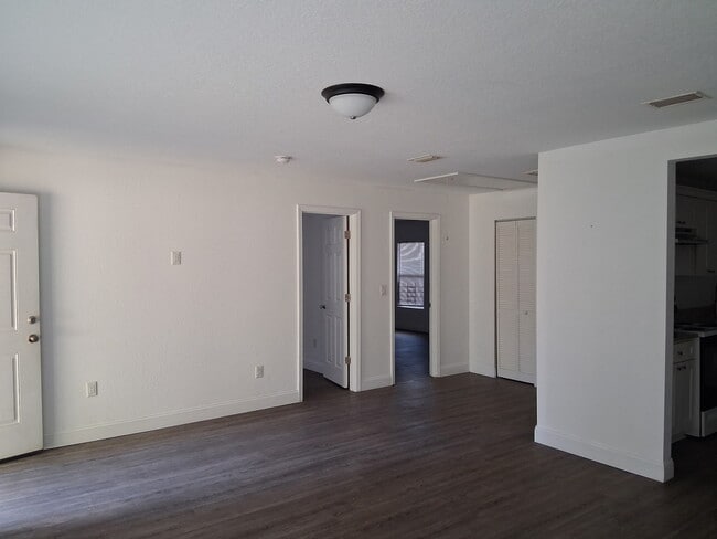 Building Photo - 1065 Winthrop St