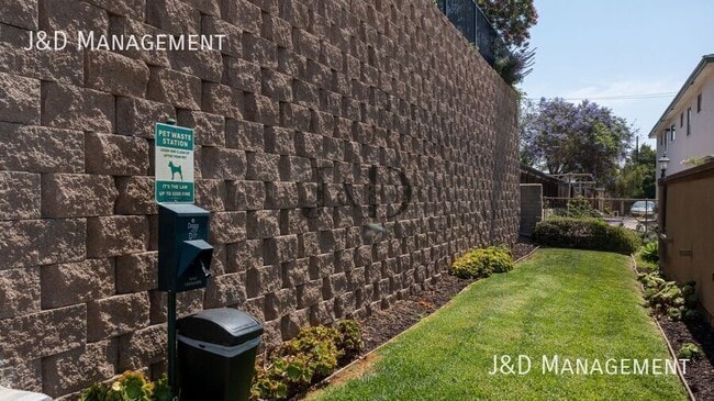 Building Photo - 8137 Cascio Ct