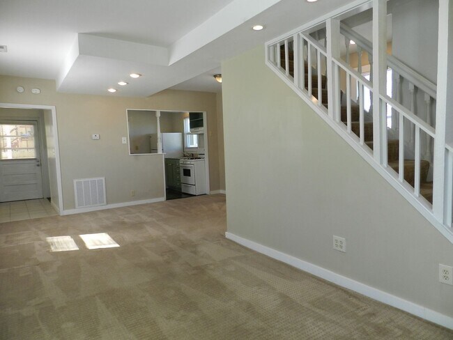 Building Photo - Come live at the Bay! Two Bedroom Willoughby Beach Cottage Available August 1st