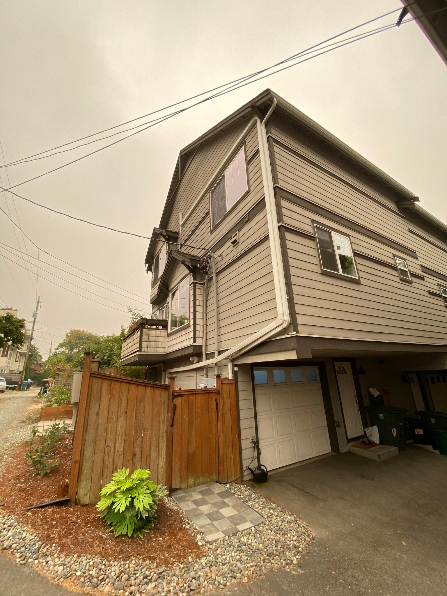 Building Photo - 1138 15th Ave